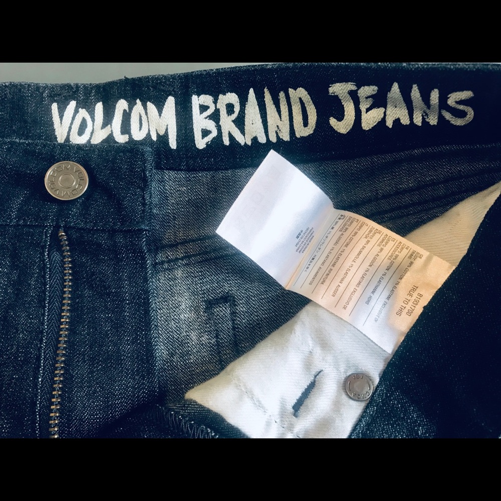 Volcom shorts